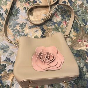 Elegant Beige and Pink Floral Crossbody Accent Bag